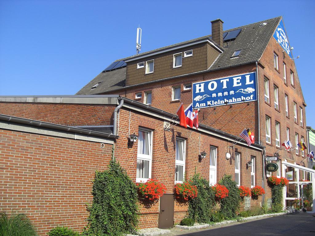 Hotel Am Kleinbahnhof Emden Exterior foto