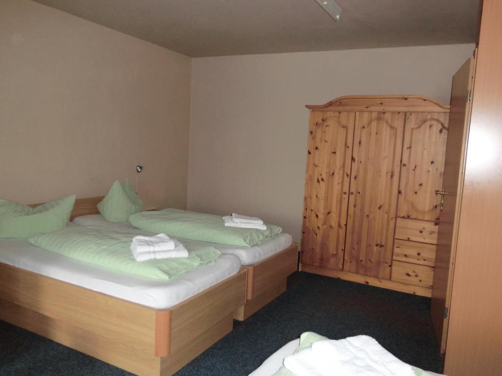 Hotel Am Kleinbahnhof Emden Quarto foto